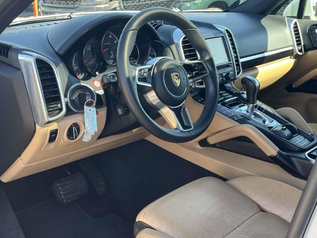Used 2016 Porsche Cayenne AWD/4WD image 12