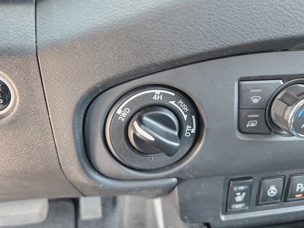 Used 2023 Nissan Frontier SV w/ SV Convenience Package image 29
