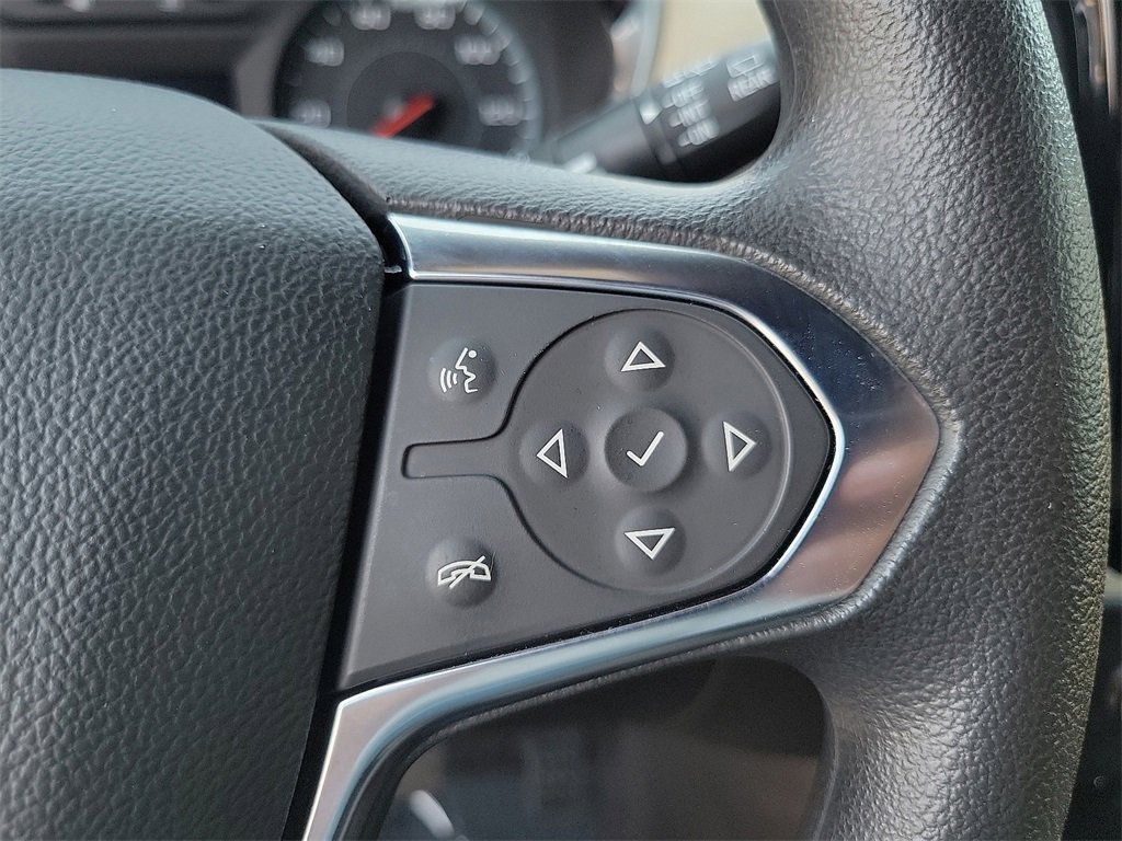 Used 2022 Chevrolet Traverse LS image 7