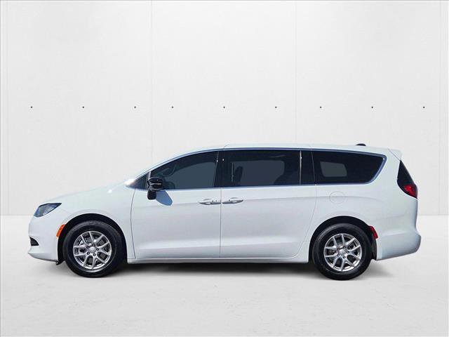 New 2025 Chrysler Voyager LX image 7