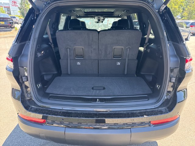 New 2025 Jeep Grand Cherokee L Limited w/ Black Appearance Package AWD/4WD image 13