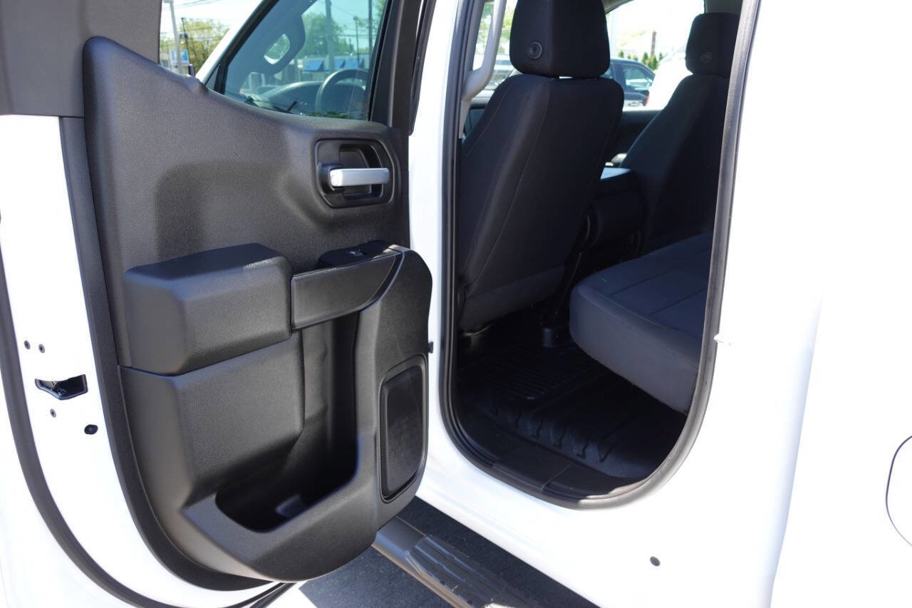 Used 2022 Chevrolet Silverado 1500 W/T w/ WT Value Package AWD/4WD image 13