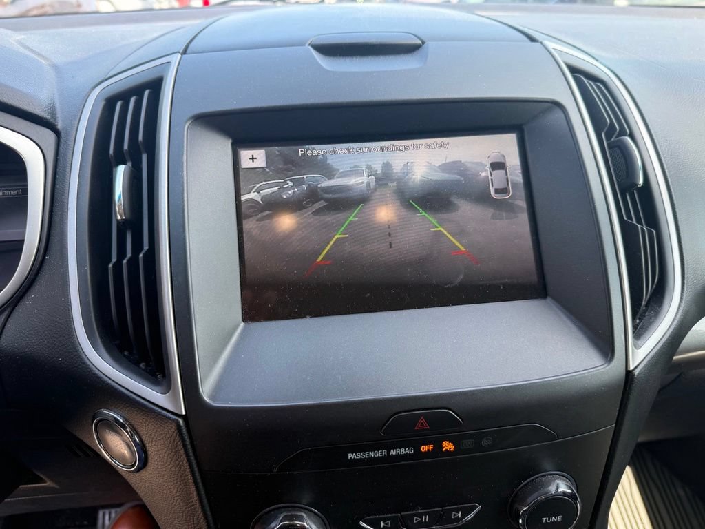 Used 2019 Ford Edge SEL w/ Equipment Group 201A AWD/4WD image 11