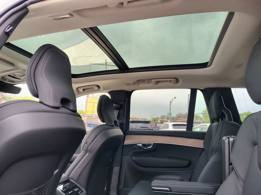New 2026 Volvo XC90 T8 Plus w/ Protection Package AWD/4WD image 21
