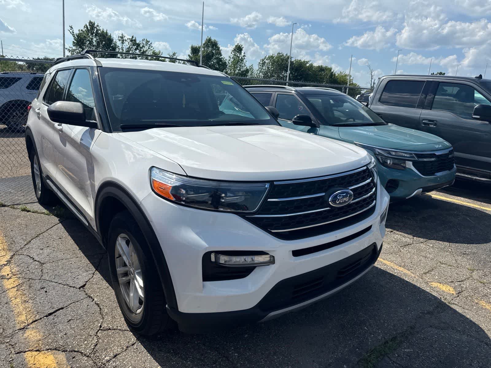 Used 2023 Ford Explorer XLT w/ Equipment Group 202A AWD/4WD image 24