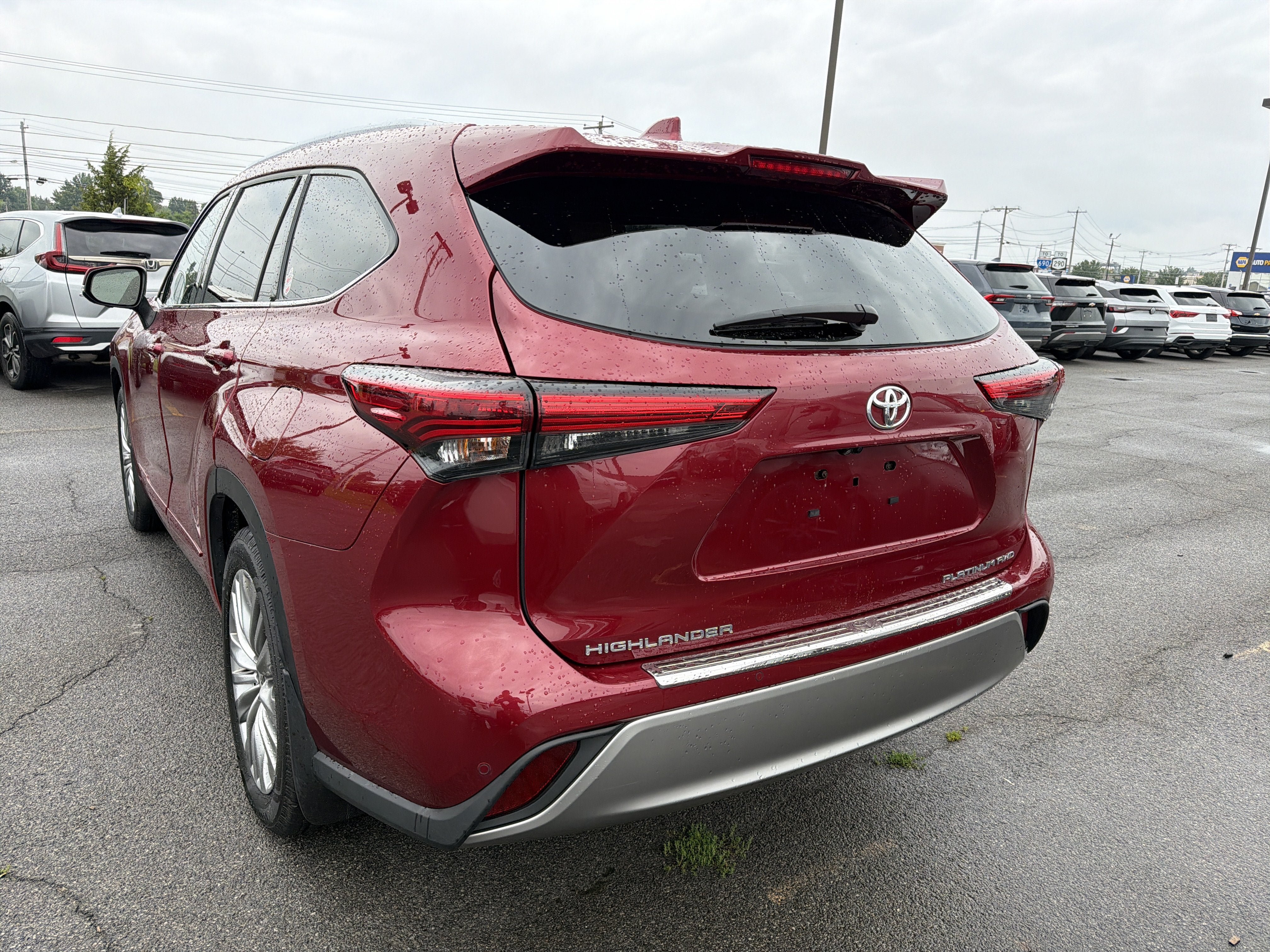Used 2023 Toyota Highlander Platinum AWD/4WD image 5