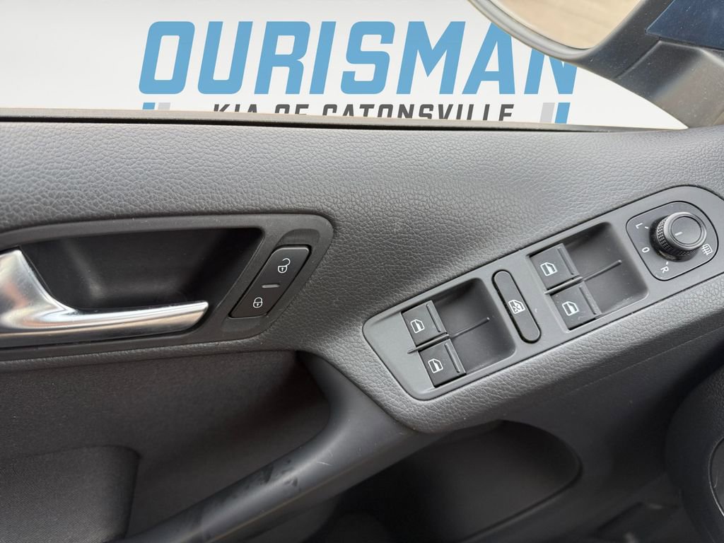 Used 2017 Volkswagen Tiguan Limited w/ Alloy Wheels Package image 19