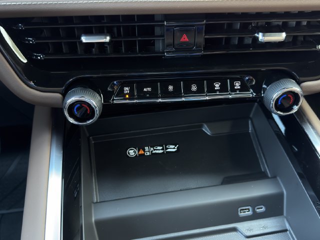 New 2026 Chevrolet Tahoe High Country AWD/4WD image 16