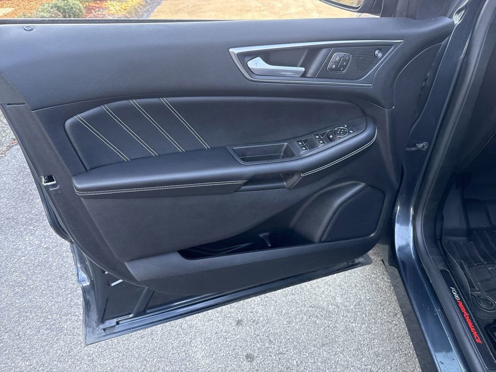 Used 2022 Ford Edge ST w/ Equipment Group 401A image 24