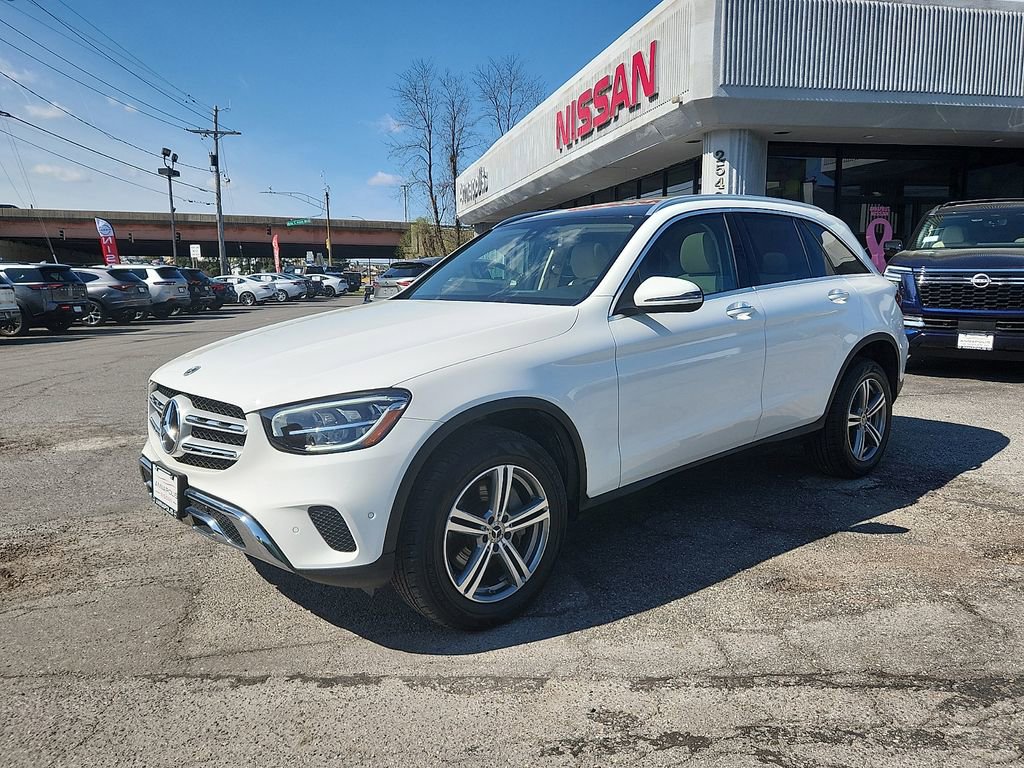 Used 2021 Mercedes-Benz GLC 300 4MATIC image 3