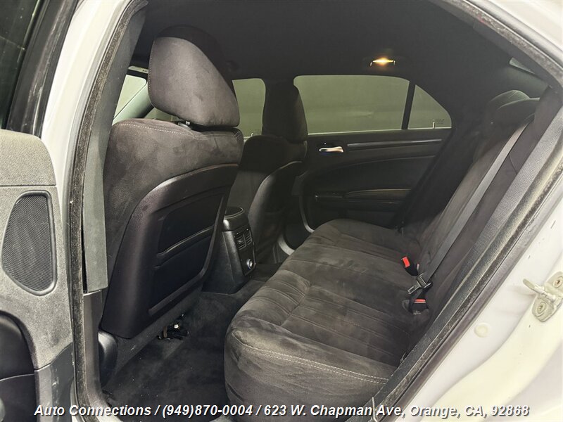 Used 2012 Chrysler 300 S RWD image 9