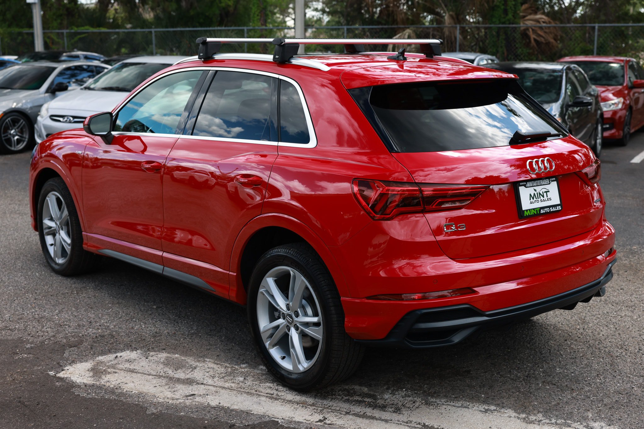 Used 2020 Audi Q3 2.0T Premium Plus w/ Premium Plus Package AWD/4WD image 8