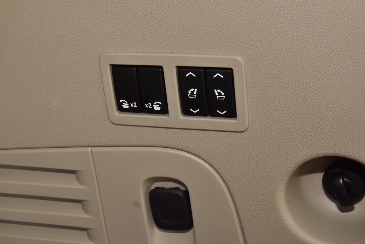 Used 2020 Cadillac Escalade Luxury image 41