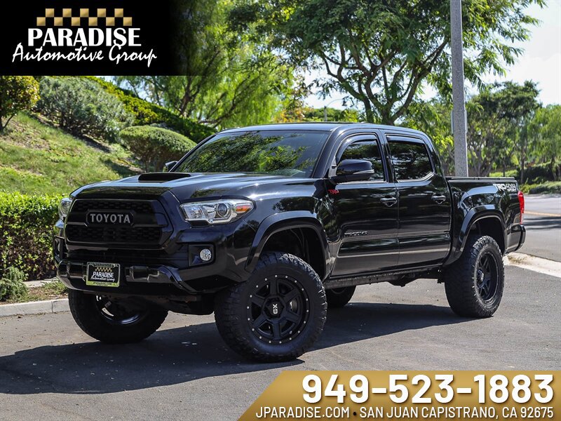 Used 2017 Toyota Tacoma TRD Sport w/ Tow Package (A/T) AWD/4WD image 1