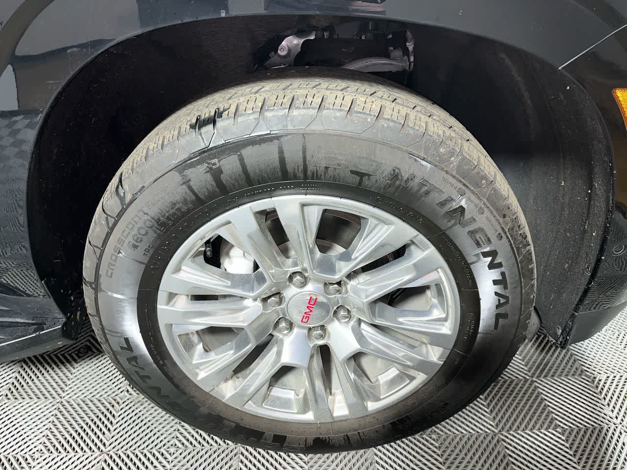 Used 2025 GMC Yukon Denali AWD/4WD image 10