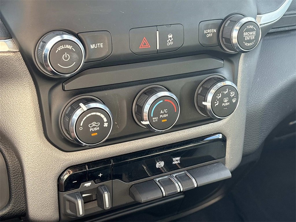 Used 2024 RAM 2500 Big Horn image 31