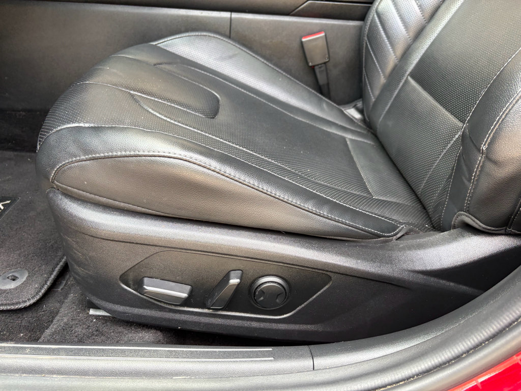 Used 2024 Hyundai Elantra Limited FWD image 13