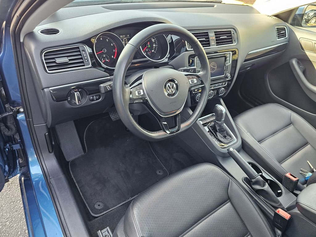 Used 2017 Volkswagen Jetta SEL image 19