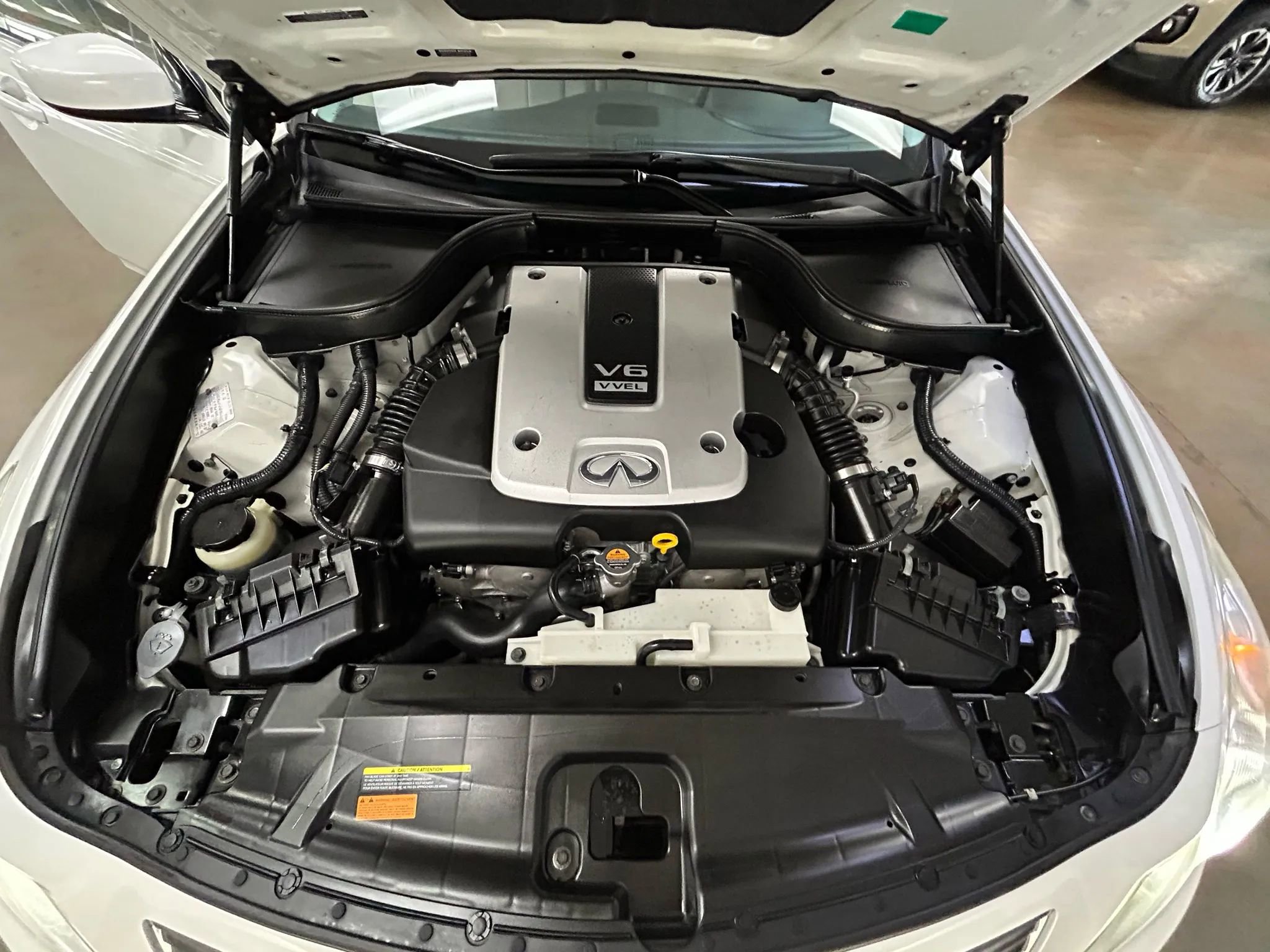 Used 2009 INFINITI G37 Journey w/ Premium Pkg image 18