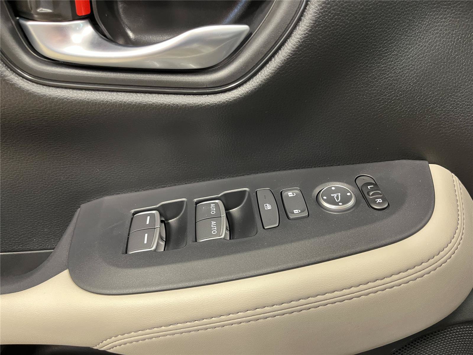 New 2027 Honda HR-V EX-L image 13
