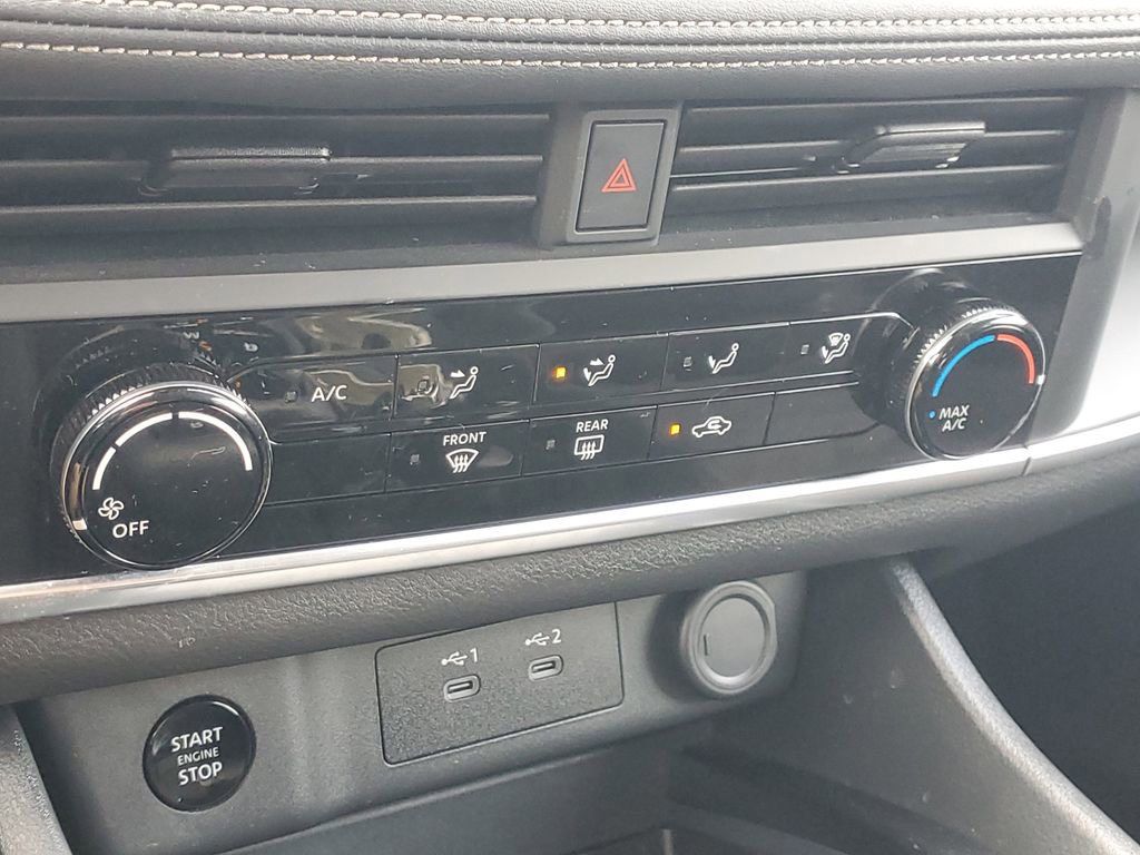 Used 2024 Nissan Rogue S AWD/4WD image 29