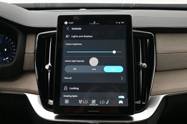 New 2027 Volvo XC90 B6 Plus AWD/4WD image 18