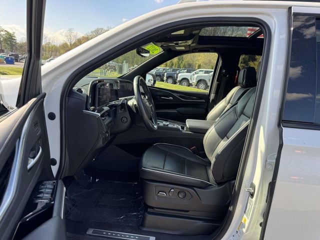 Used 2022 Cadillac Escalade Sport w/ Touring Package AWD/4WD image 18