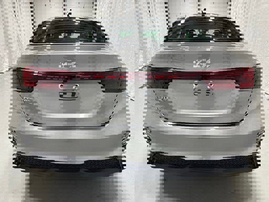 Used 2024 Kia Forte LXS image 6