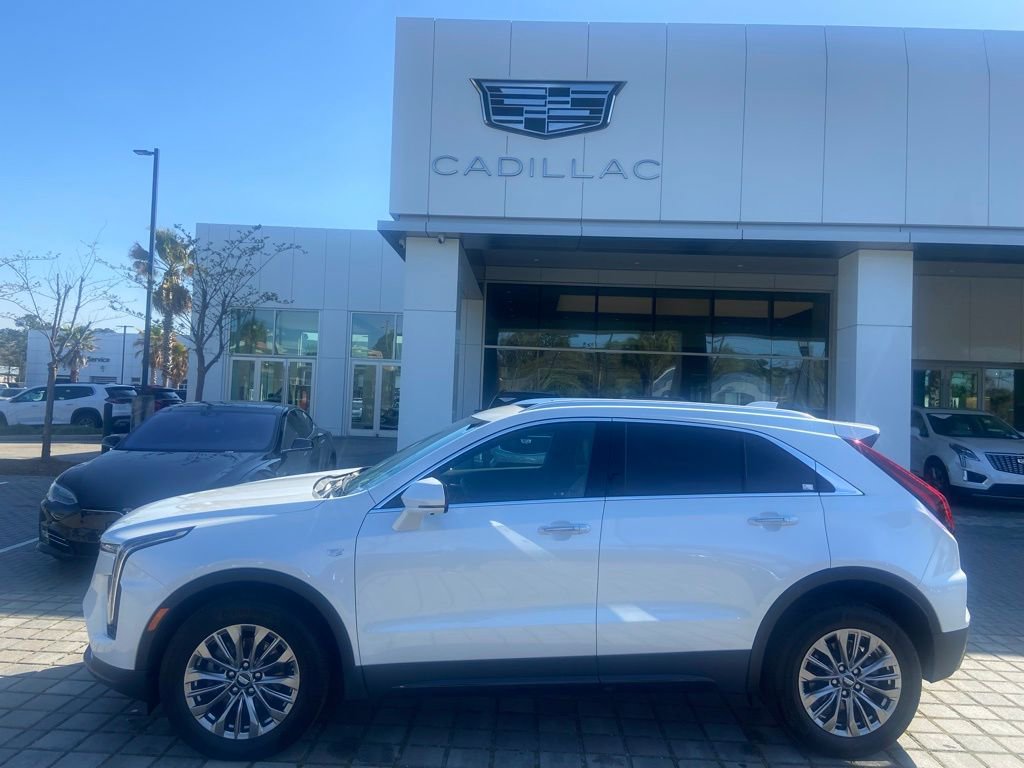 Certified 2025 Cadillac XT4 Premium Luxury FWD image 1