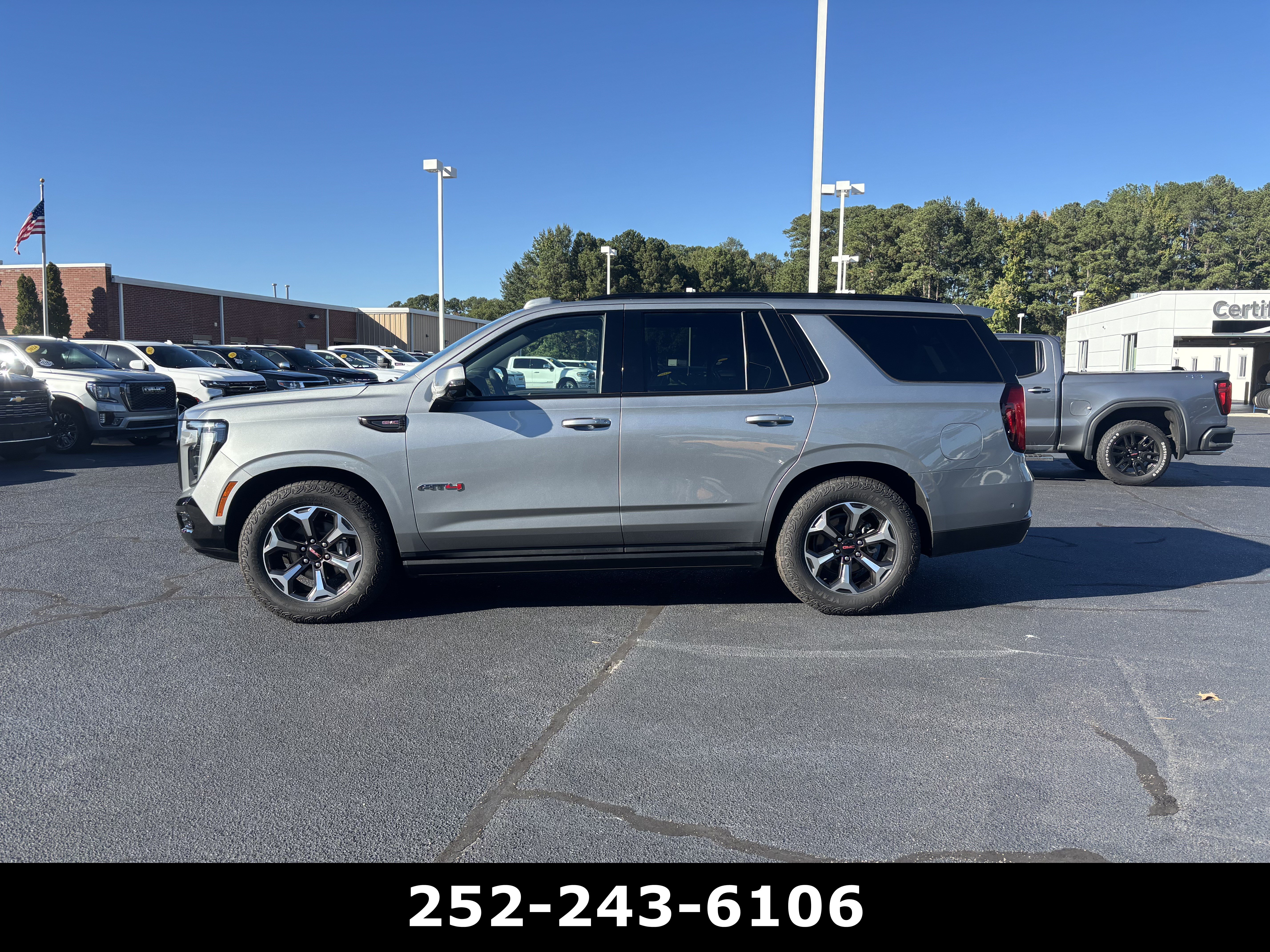 Used 2025 GMC Yukon AT4 Ultimate AWD/4WD image 4