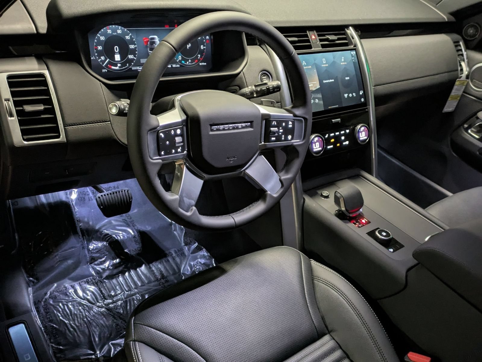 New 2026 Land Rover Discovery S AWD/4WD image 16