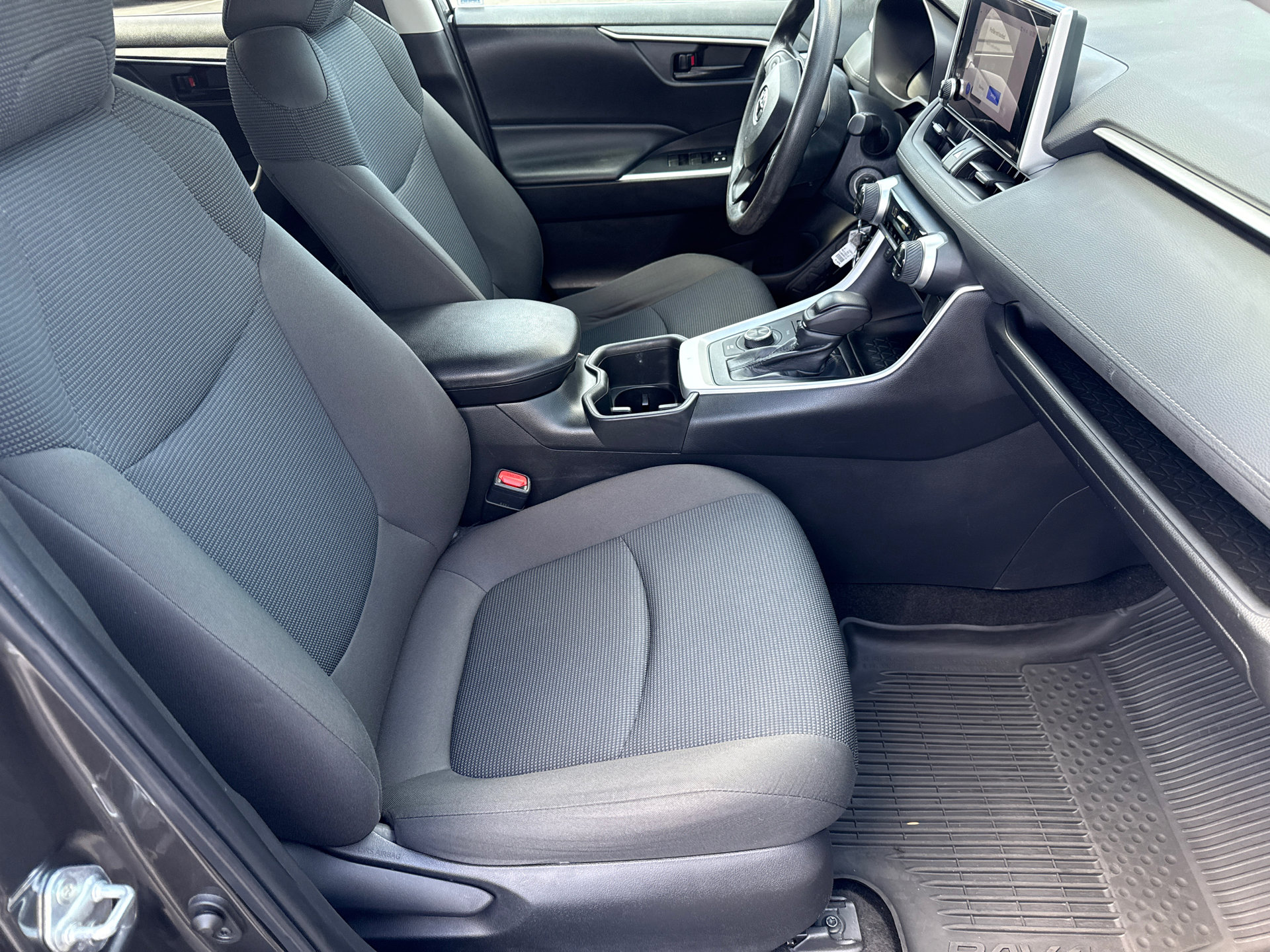 Used 2015 Toyota RAV4 XLE image 13