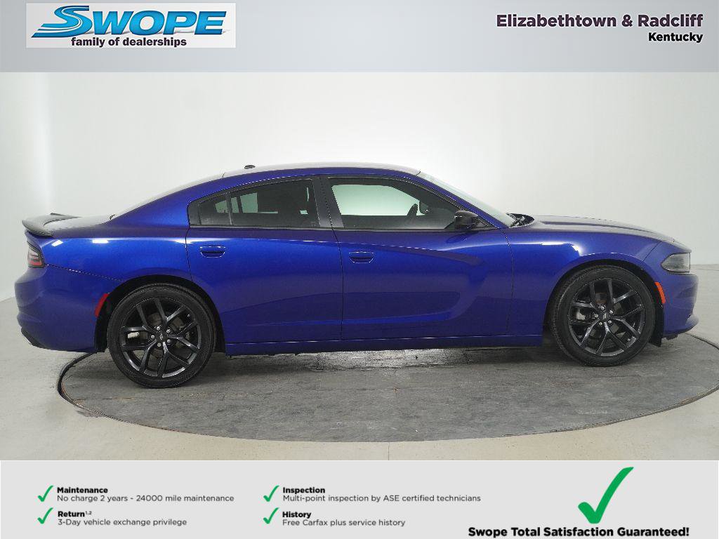 Used 2022 Dodge Charger SXT w/ Blacktop Package image 2