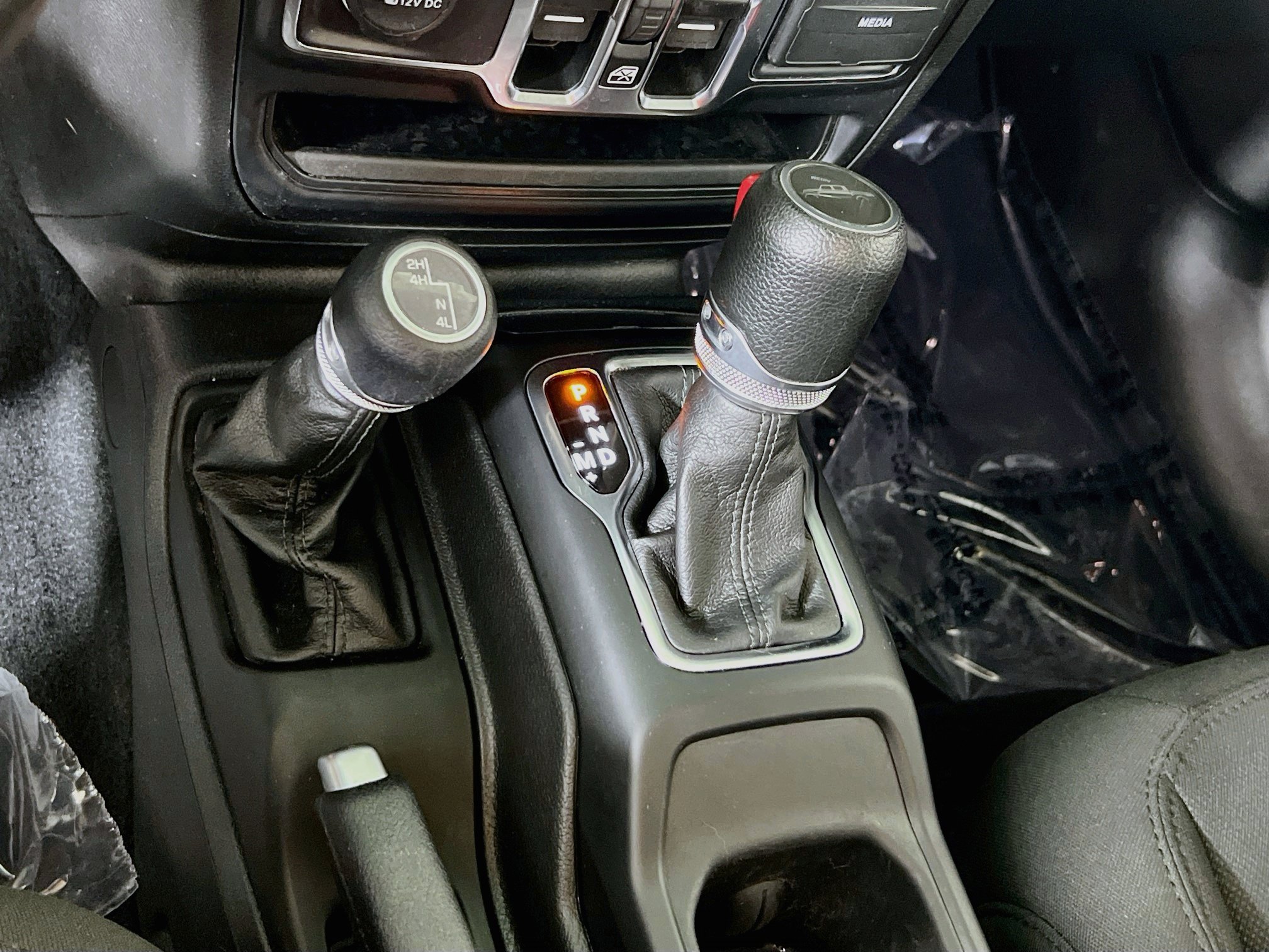Used 2023 Jeep Gladiator Sport AWD/4WD image 17