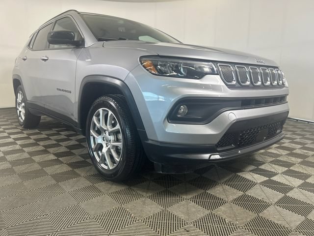 Used 2022 Jeep Compass Latitude AWD/4WD image 1