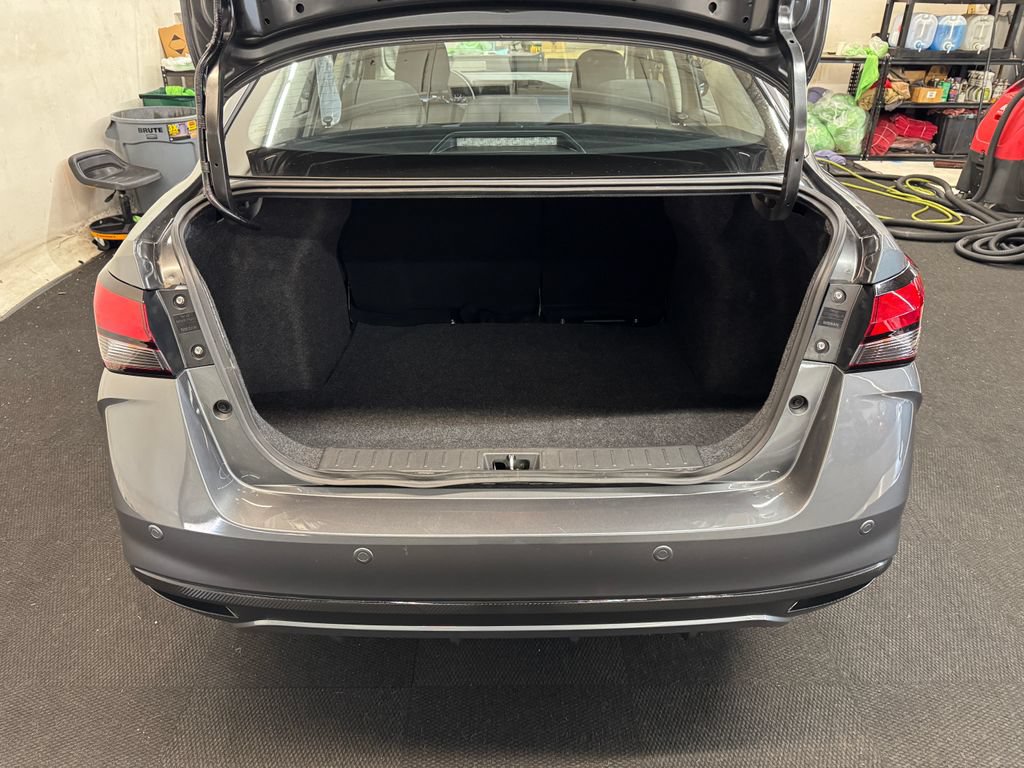 Used 2025 Nissan Versa SV FWD image 6