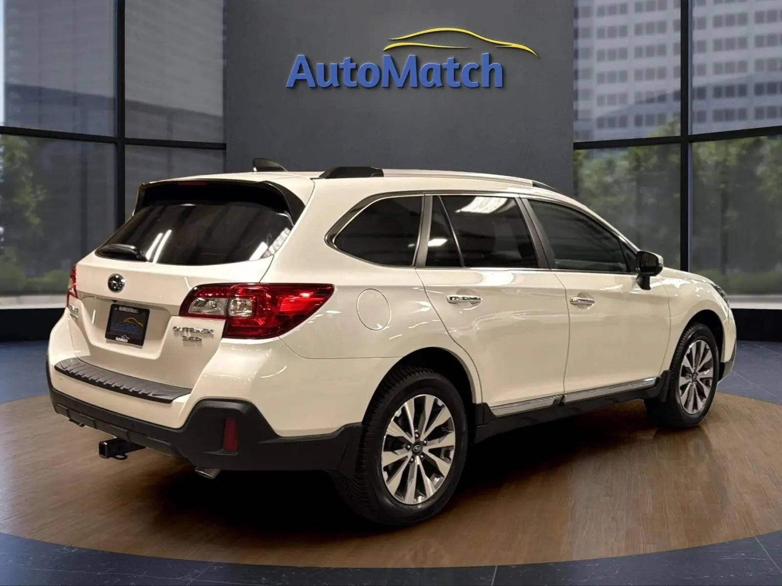 Used 2019 Subaru Outback 3.6R Touring w/ Popular Package #3A AWD/4WD image 10