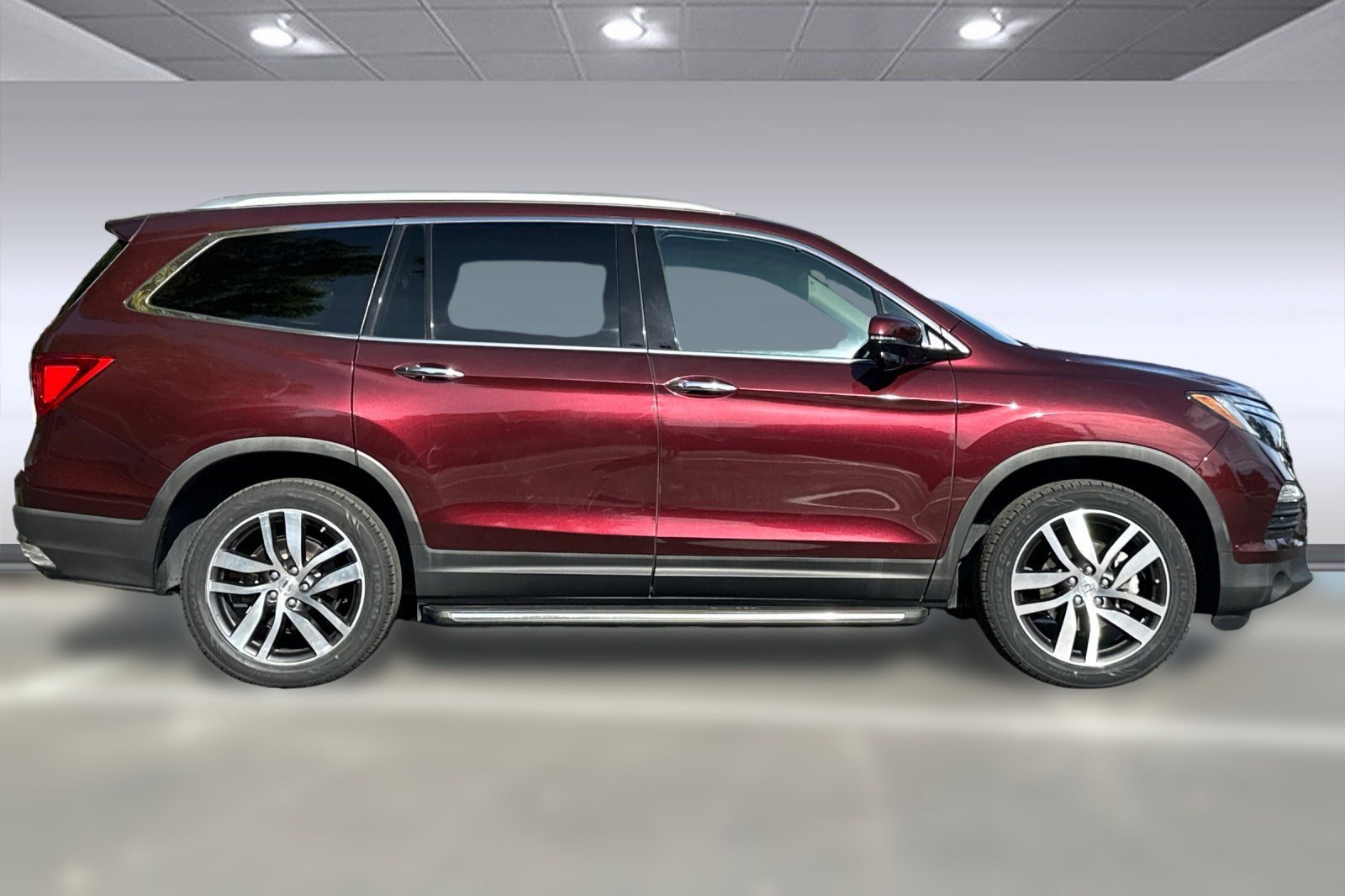 Used 2017 Honda Pilot Touring image 2