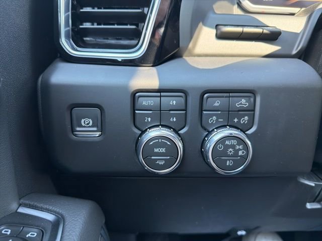 New 2026 GMC Sierra 3500 Denali w/ Denali Reserve Package image 41