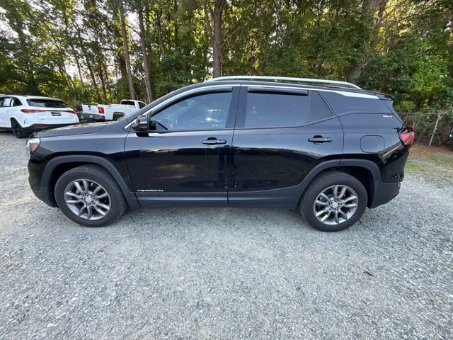 Used 2024 GMC Terrain SLT AWD/4WD image 3