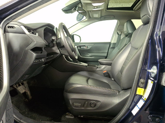 Used 2022 Toyota RAV4 XLE Premium AWD/4WD image 15