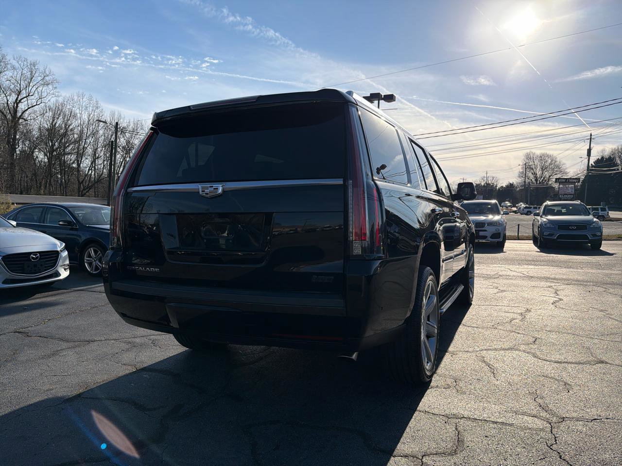 Used 2017 Cadillac Escalade Luxury image 11
