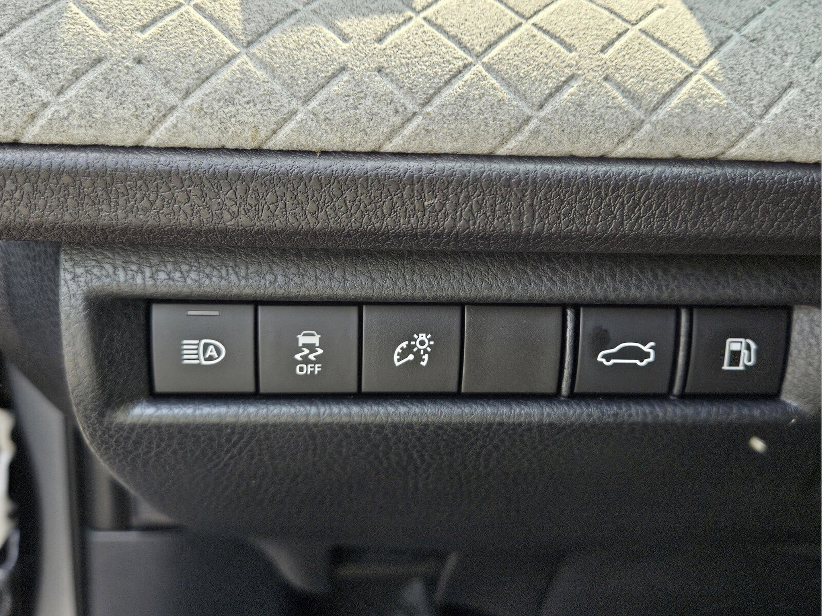 Used 2025 Toyota Camry XLE image 15