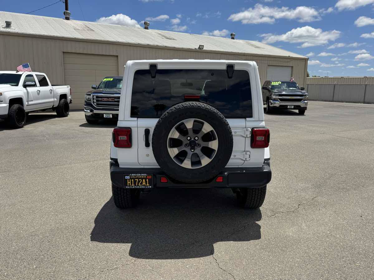 Used 2018 Jeep Wrangler Unlimited Sahara w/ LED Lighting Group AWD/4WD image 8