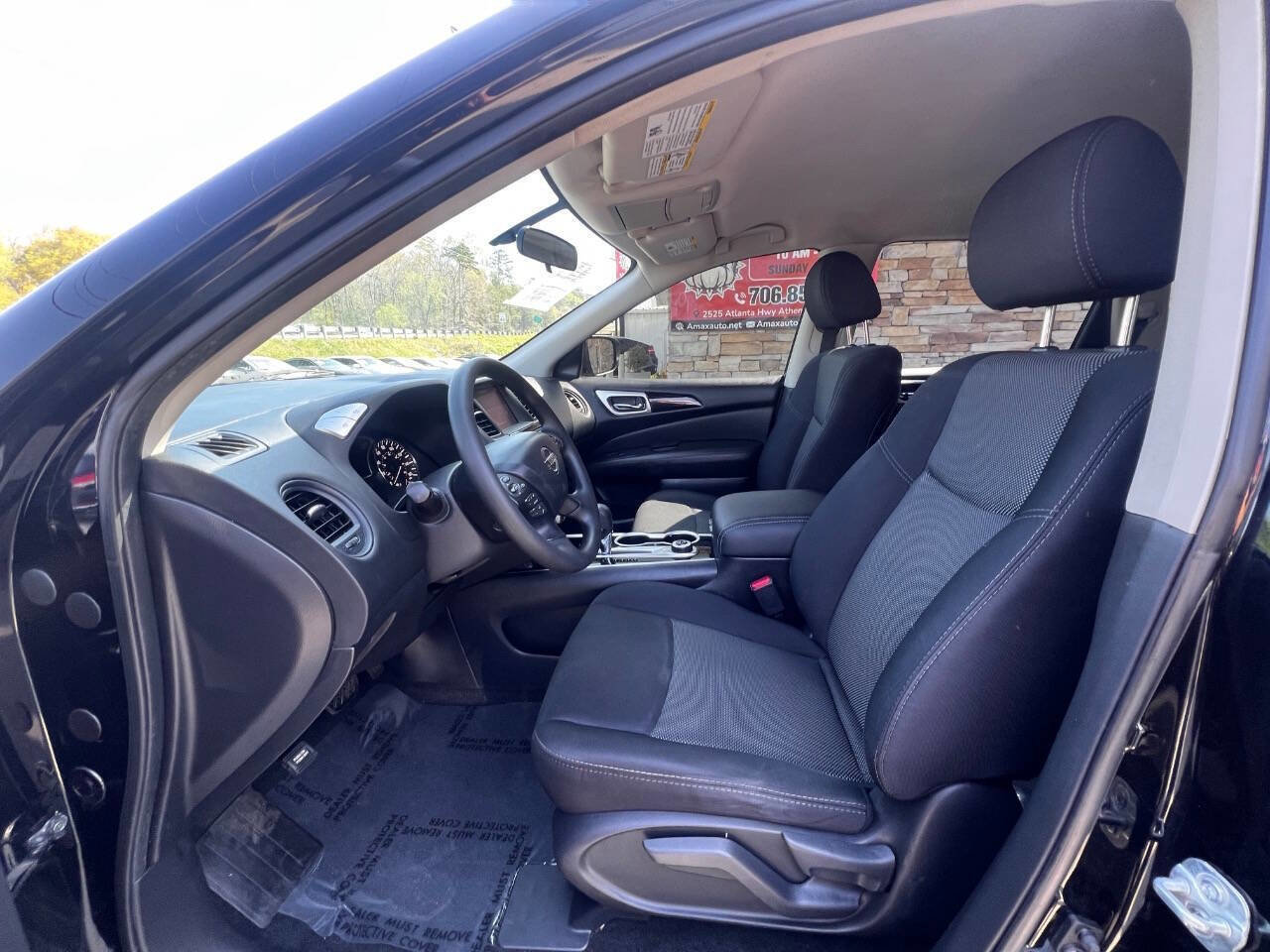 Used 2018 Nissan Pathfinder S image 18