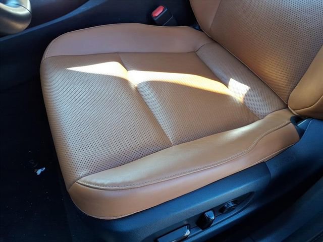 Used 2020 Lexus UX 250h 250h Base w/ Premium Package image 18