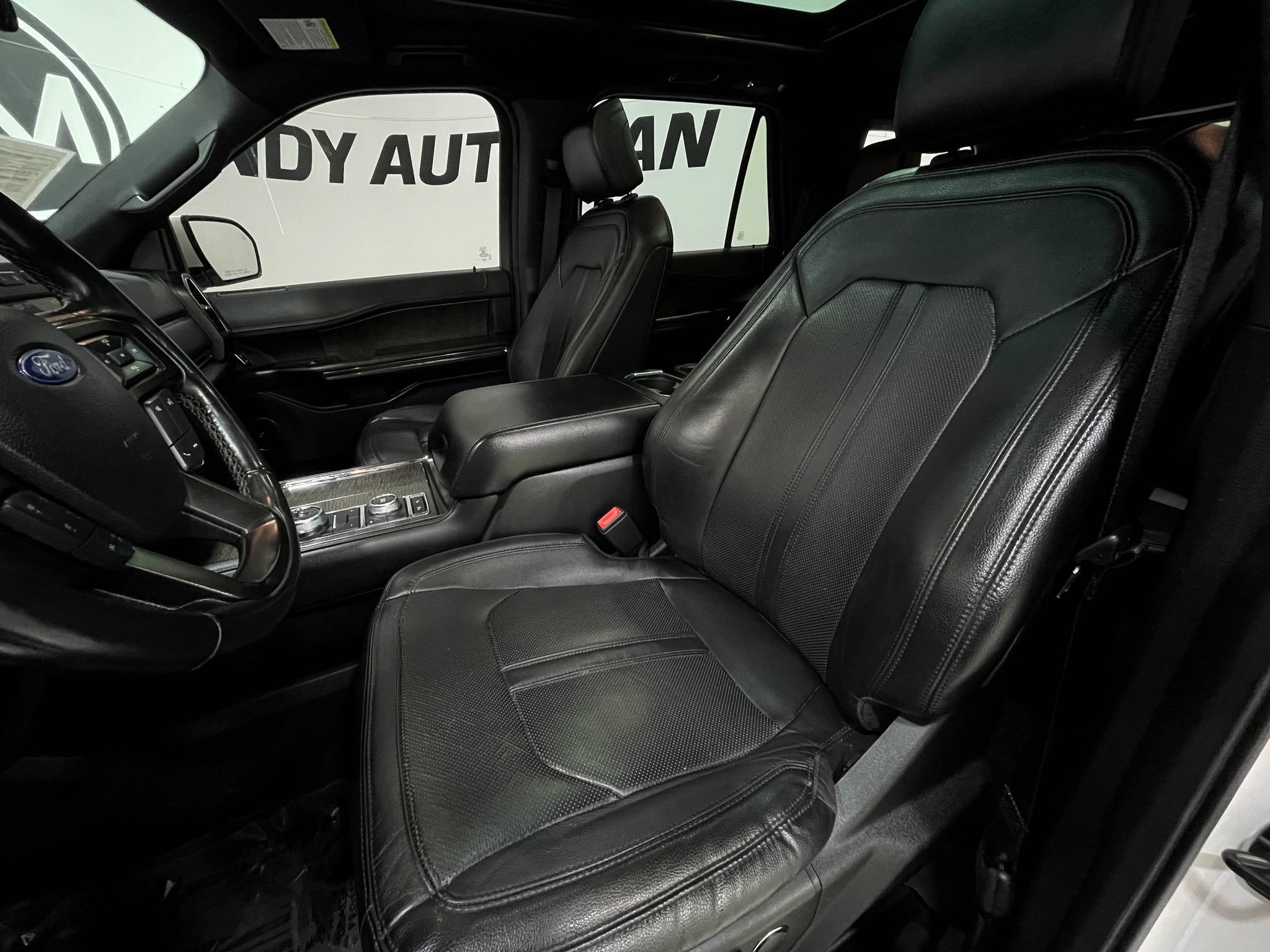 Used 2019 Ford Expedition Limited w/ Equipment Group 302A AWD/4WD image 13