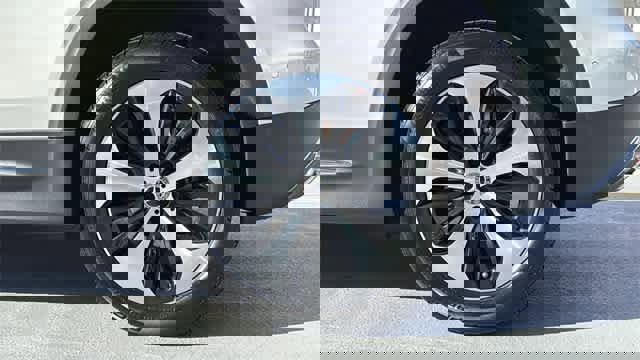 Certified 2025 Mercedes-Benz GLB 250 4MATIC image 17