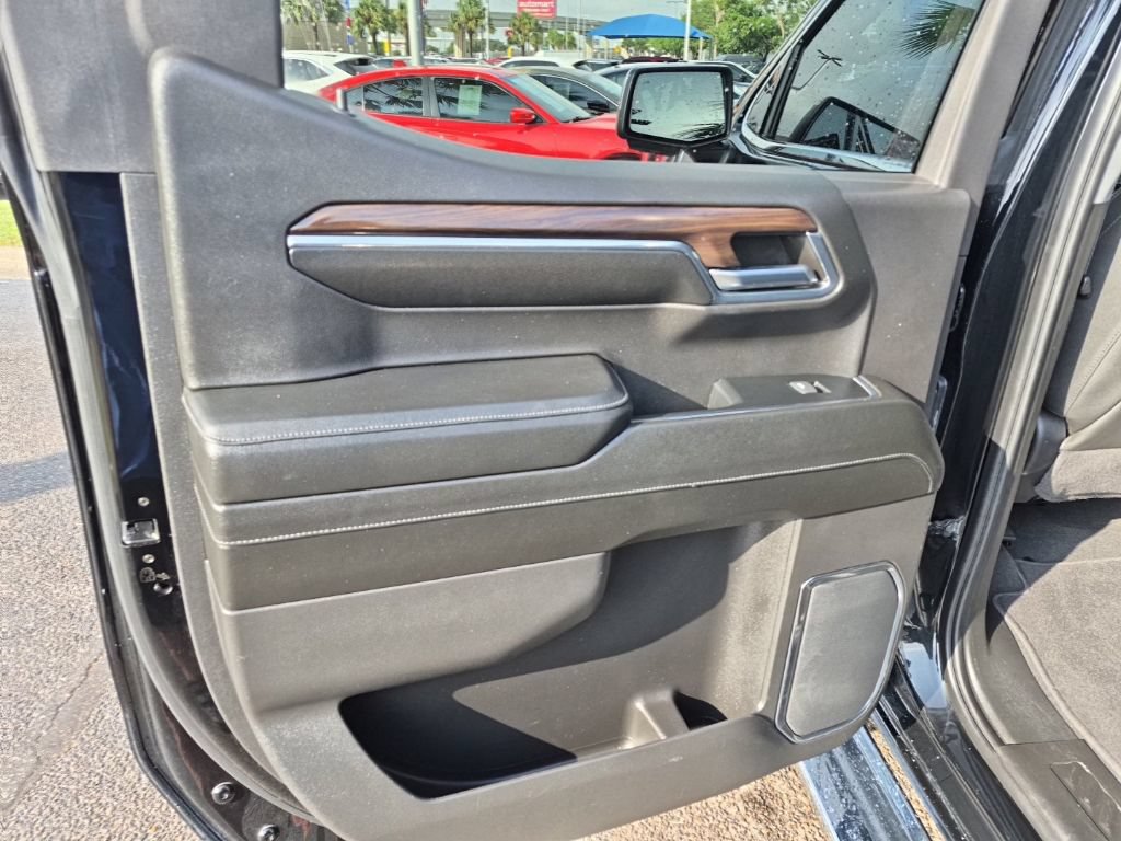 Used 2024 GMC Sierra 1500 SLT AWD/4WD image 16