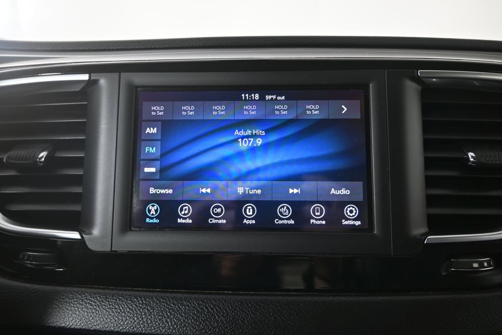 Used 2020 Chrysler Pacifica Touring-L image 29